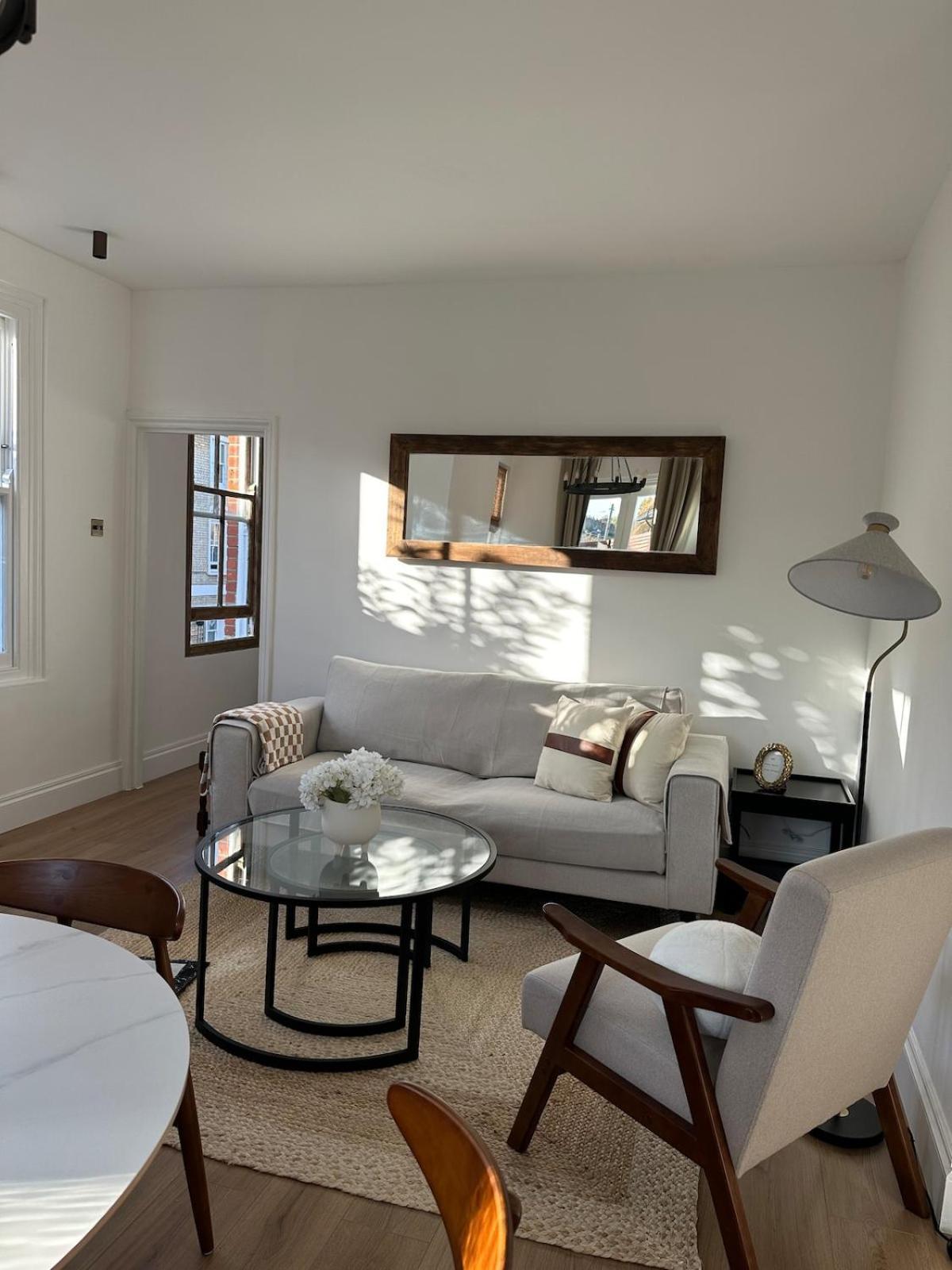 Apartment Entire In Greater London, United Kingdom *
